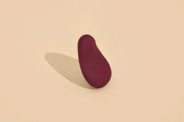 Dame | Pom Palm Vibe Flexible Clitoral Vibrator - Plum
