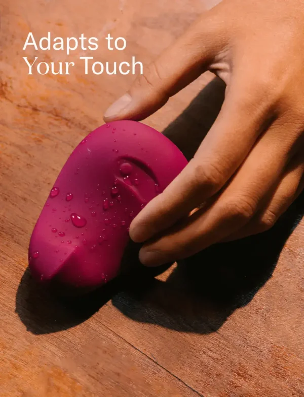 Dame | Pom Palm Vibe Flexible Clitoral Vibrator - Plum