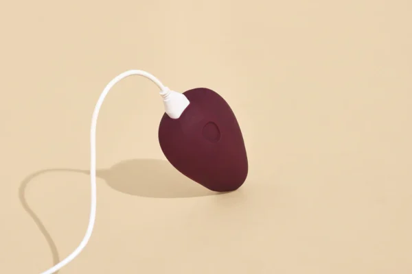 Dame | Pom Palm Vibe Flexible Clitoral Vibrator - Plum
