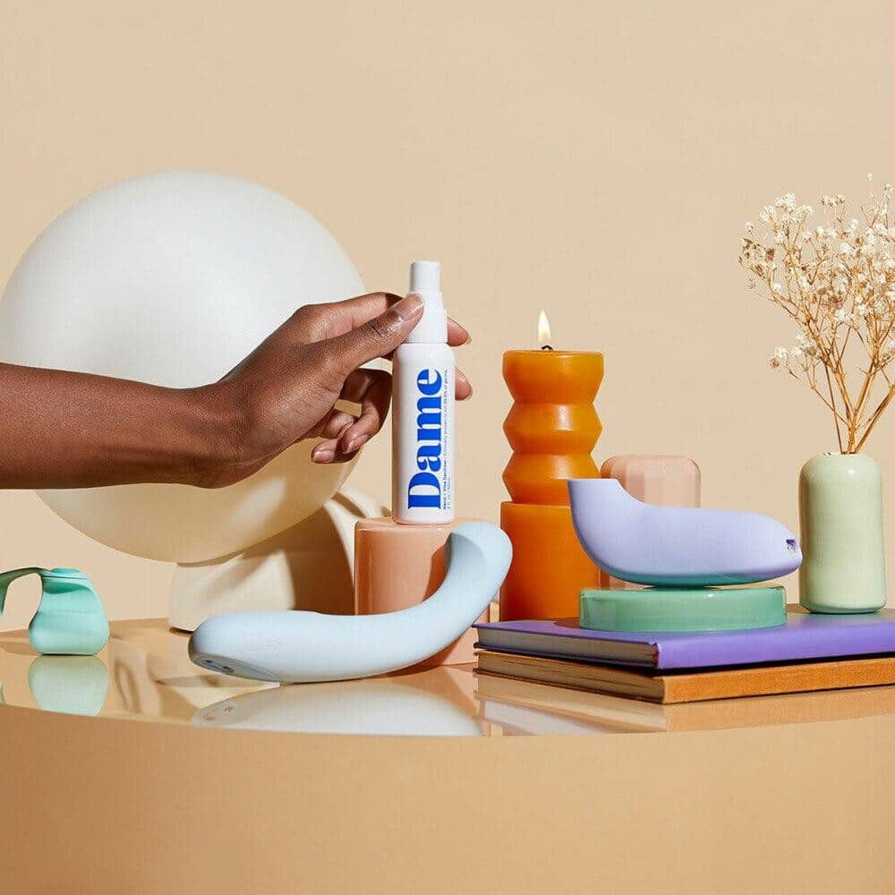 Dame Hand Toy Cleaner
