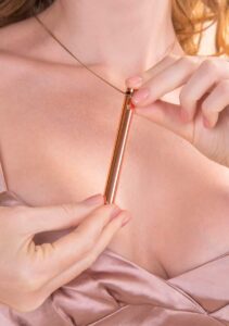 LeWand Vibrating Necklace - Rose Gold